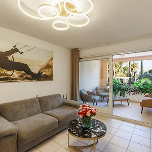 https://le-merou-logement-de-vacances-classe-a-giens.fr-provencehotel.com